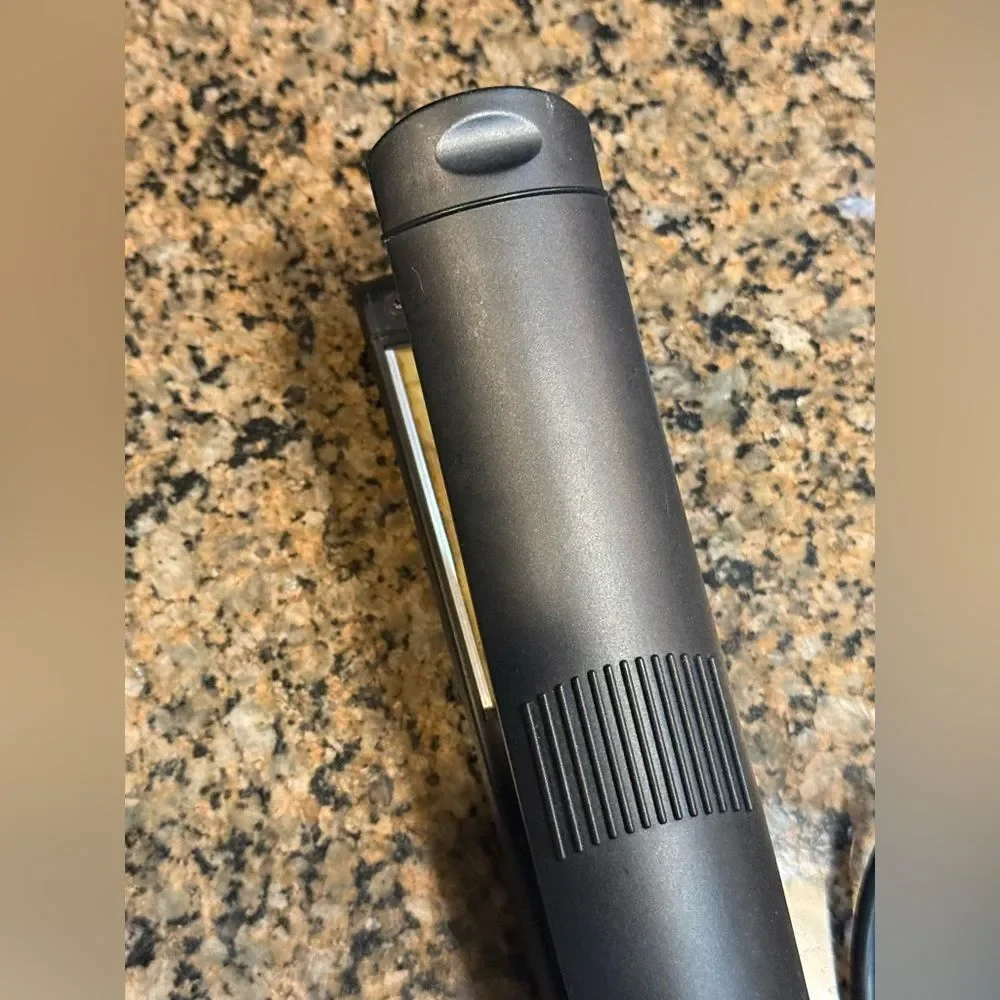 Unbranded this straightener